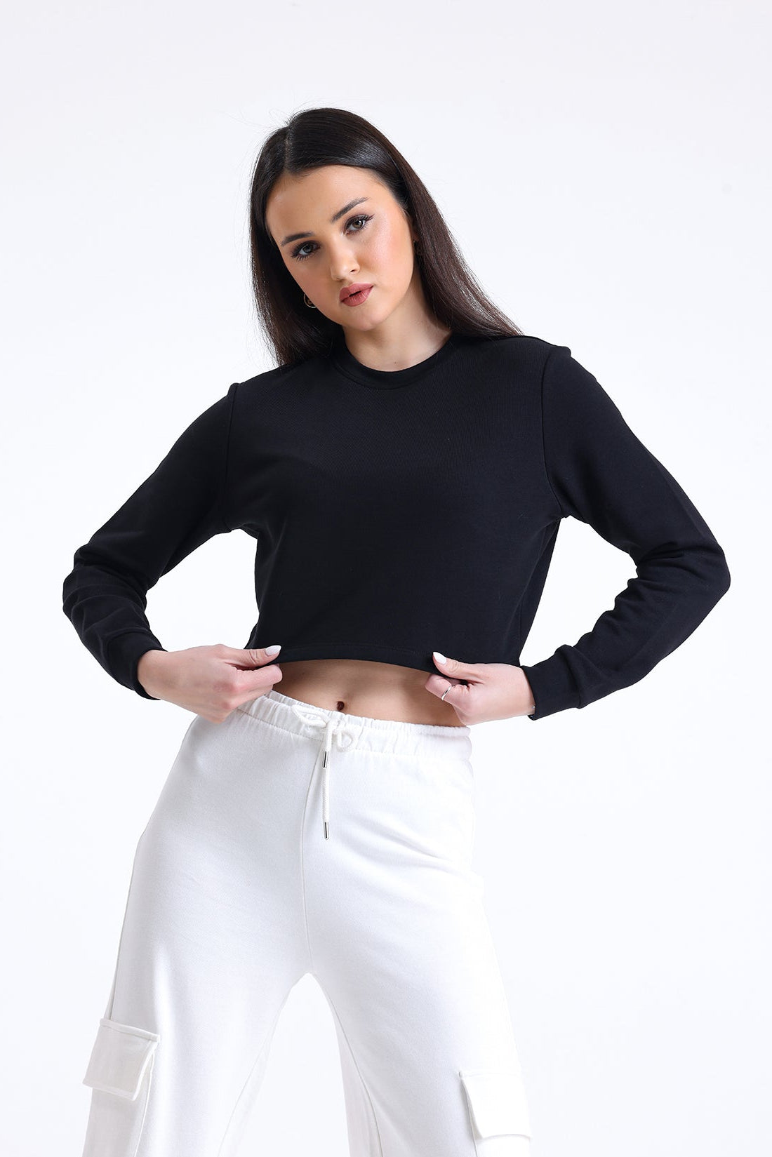 Siyah Bisiklet Yaka Crop Sweatshirt