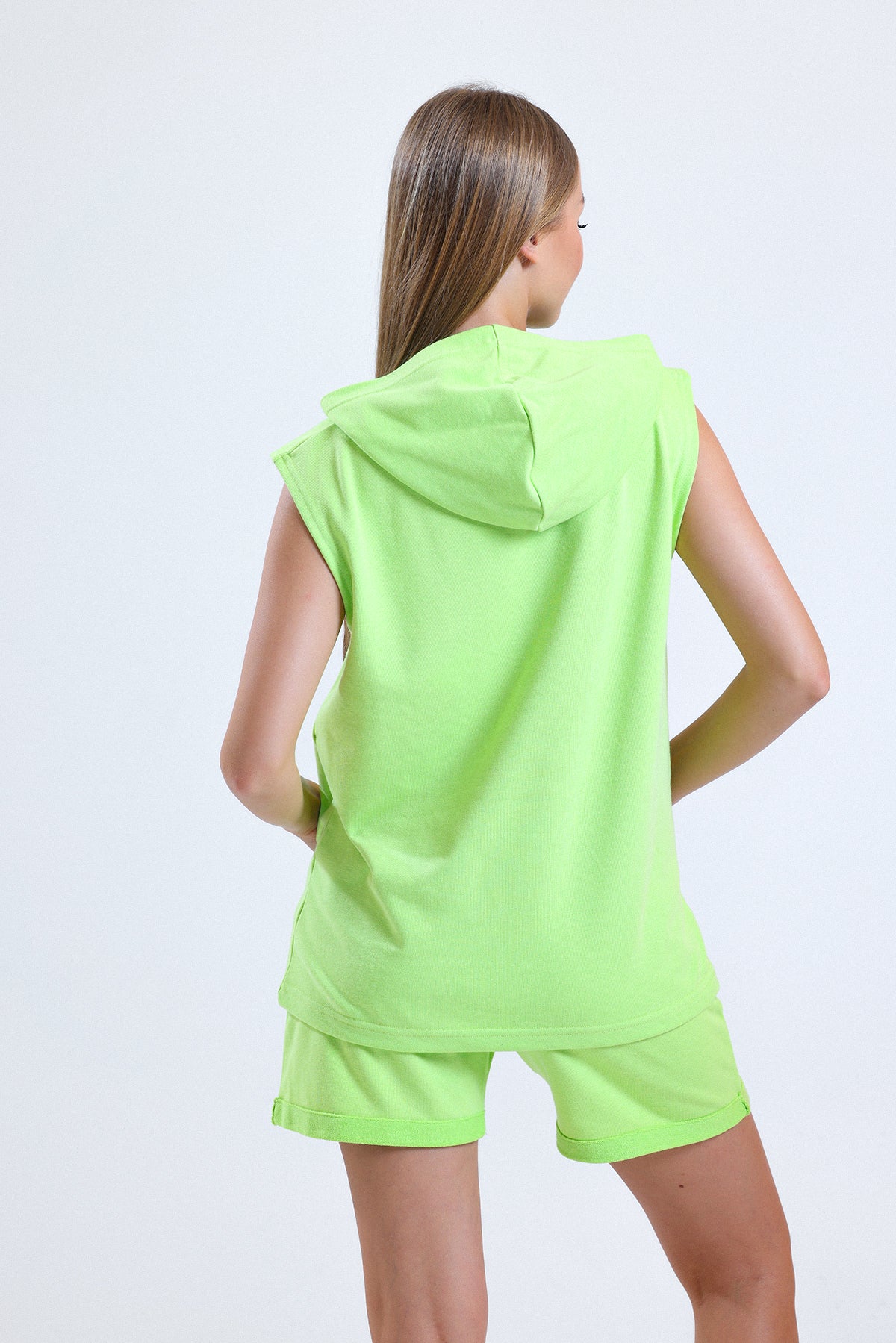 Yeşil Kolsuz Kapüşonlu Sporcu Atlet Tişört