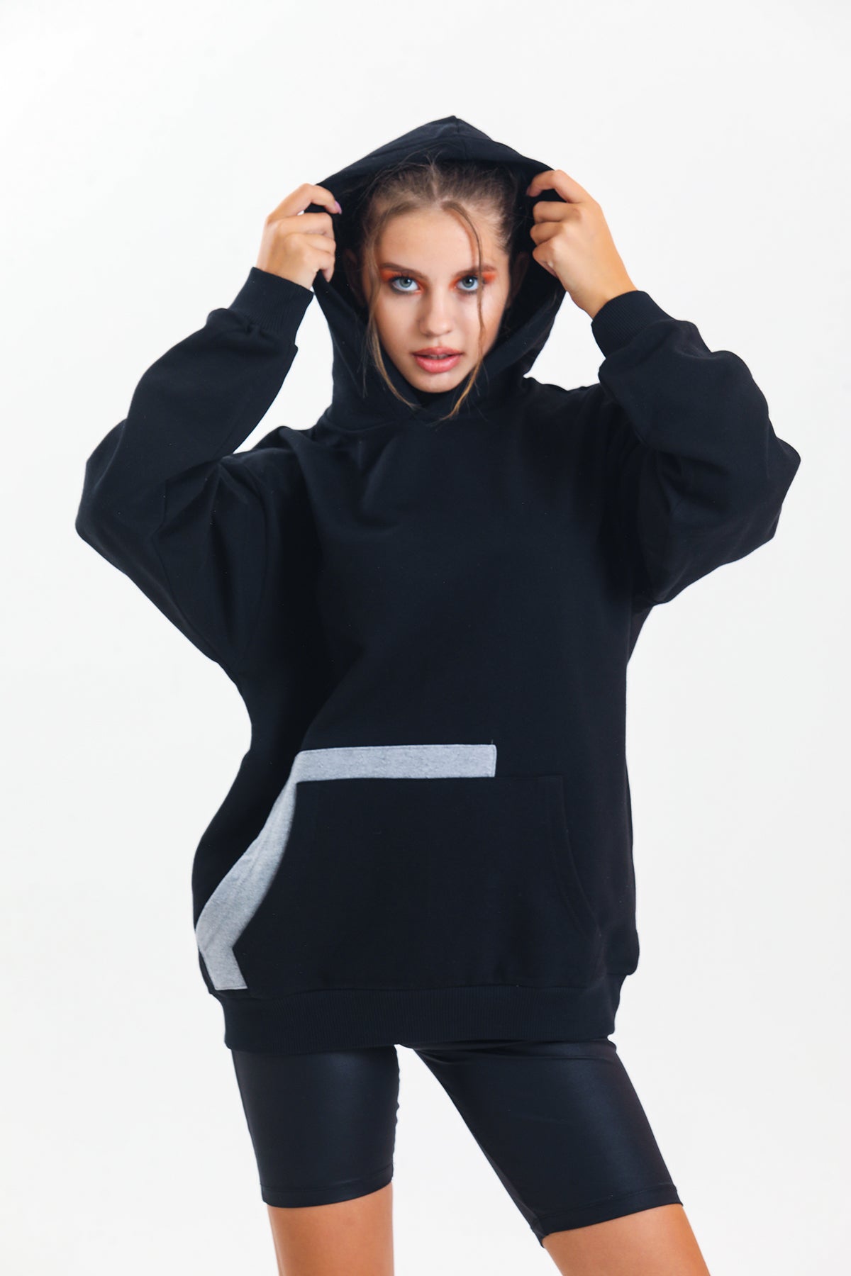 Siyah Kapüşonlu Çift Kanguru Cepli Oversize Sweatshirt