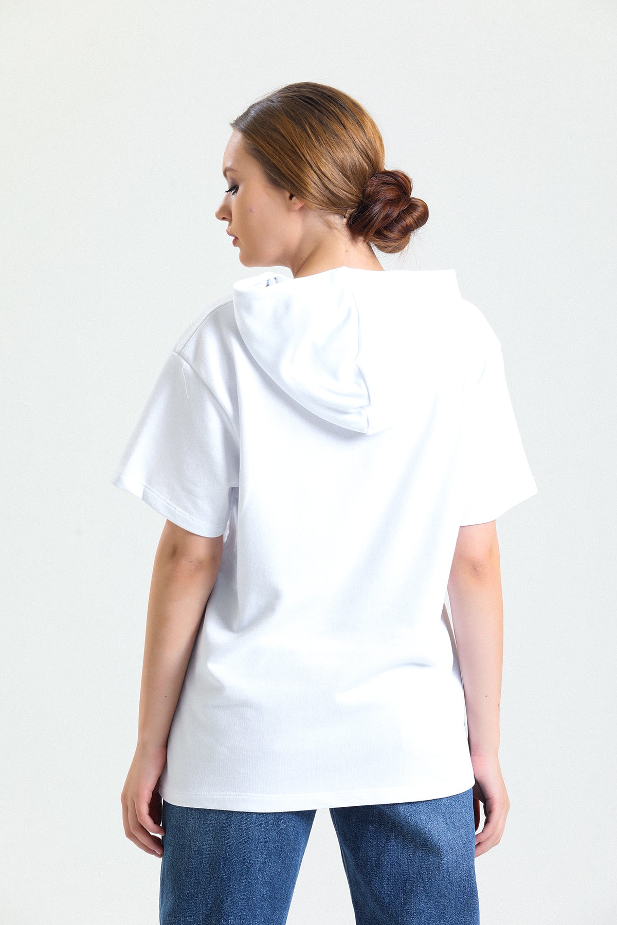 Beyaz Kısa Kollu Kapüşonlu Pamuklu Oversize Tişört