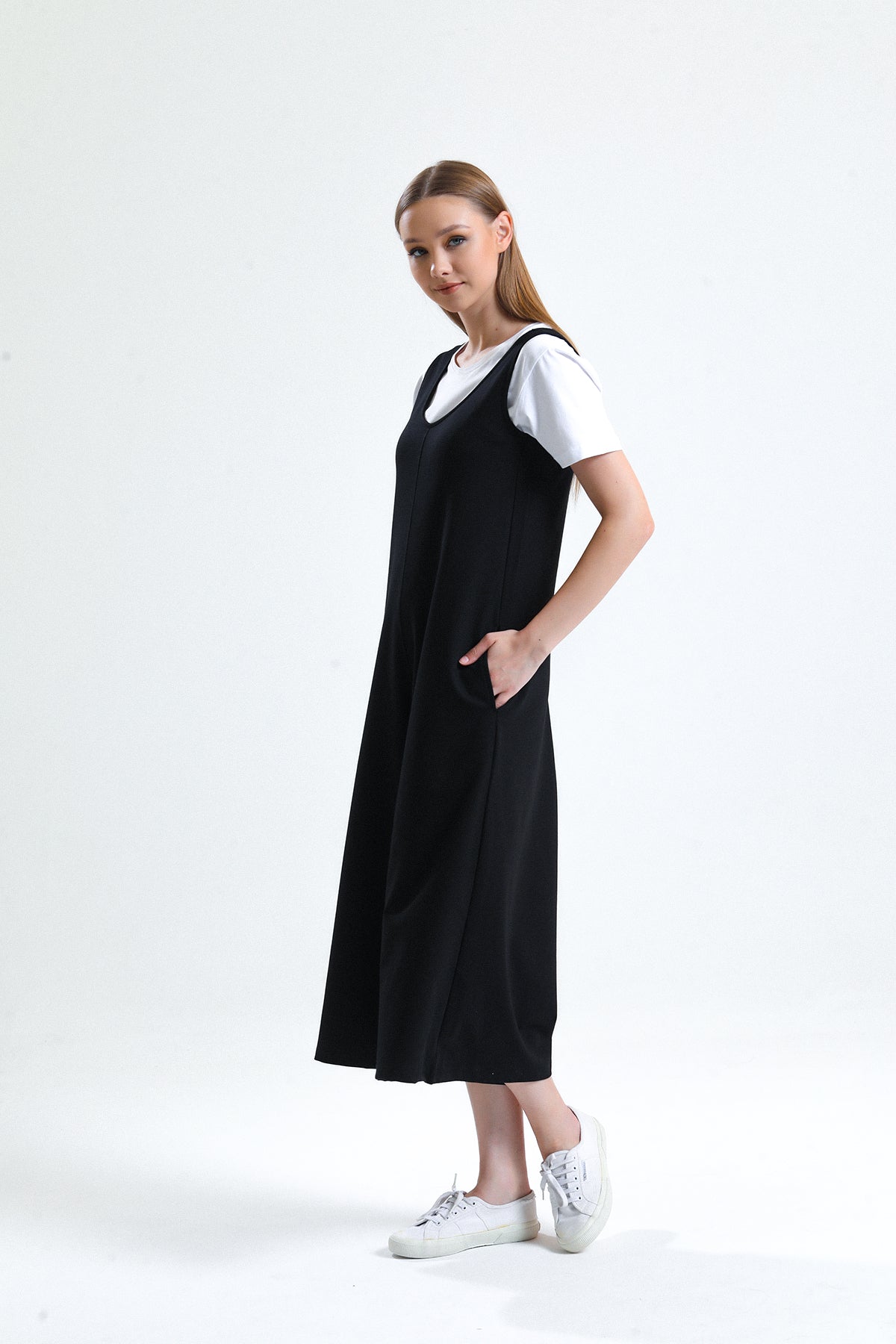 Siyah U Yaka Bol Paça Salopet Tulum