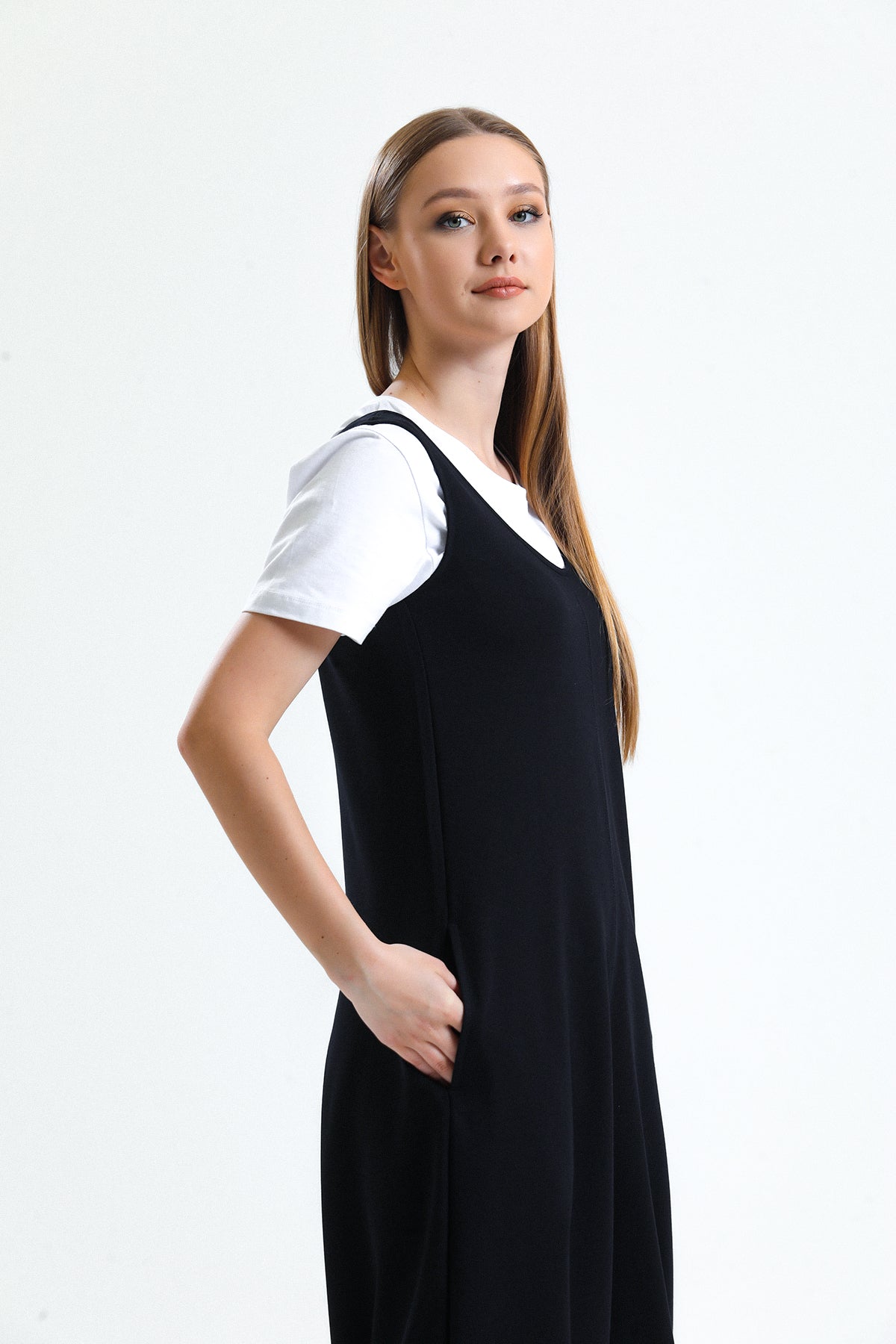 Siyah U Yaka Bol Paça Salopet Tulum