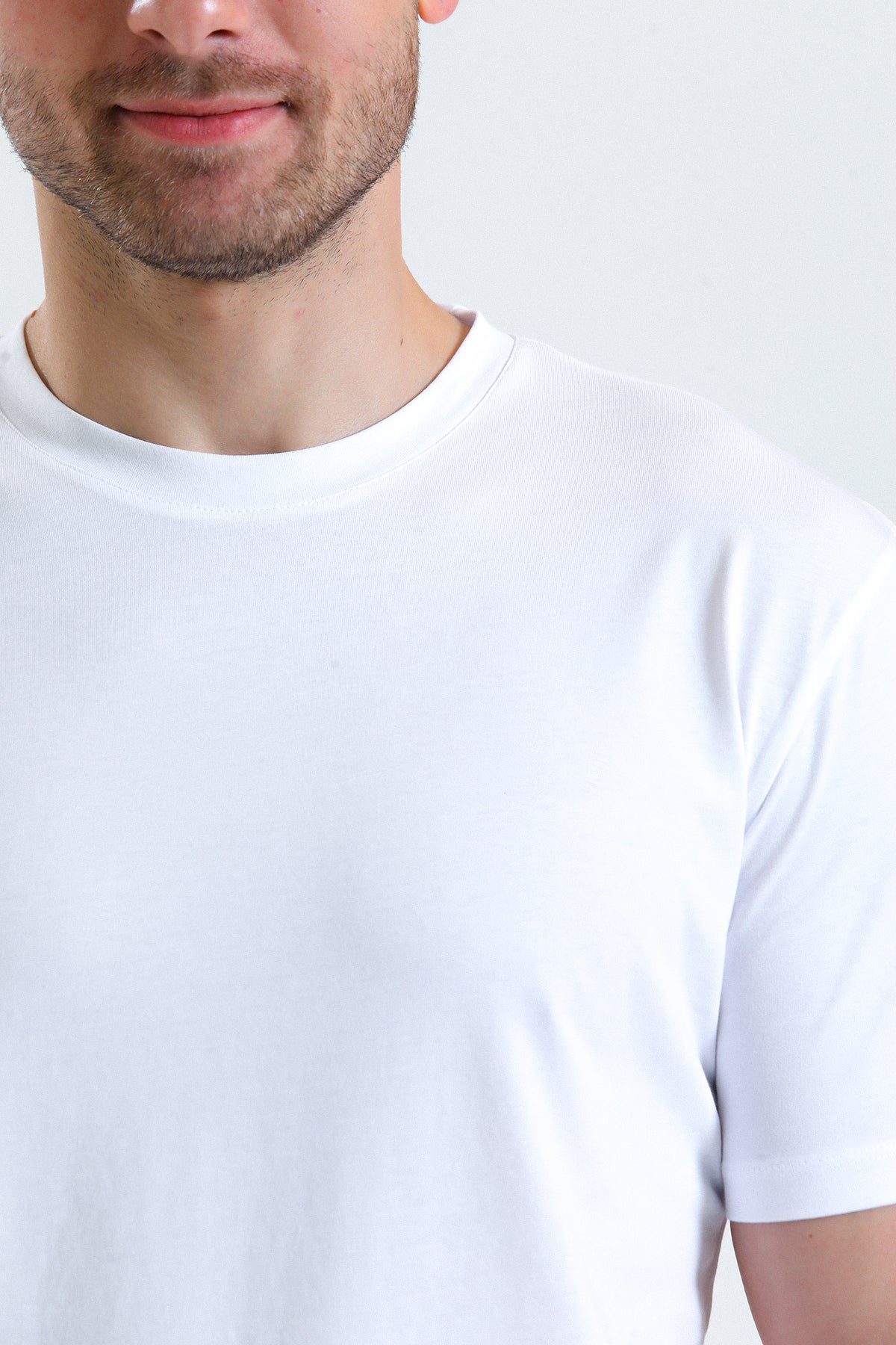 Beyaz Bisiklet Yaka Basic Penye Süprem Örme Tişört
