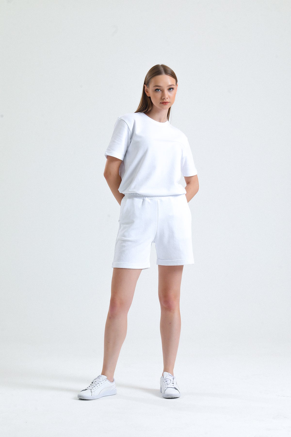 Beyaz Paça Detaylı Cepli Yüksek Bel Kısa Sweat Şort