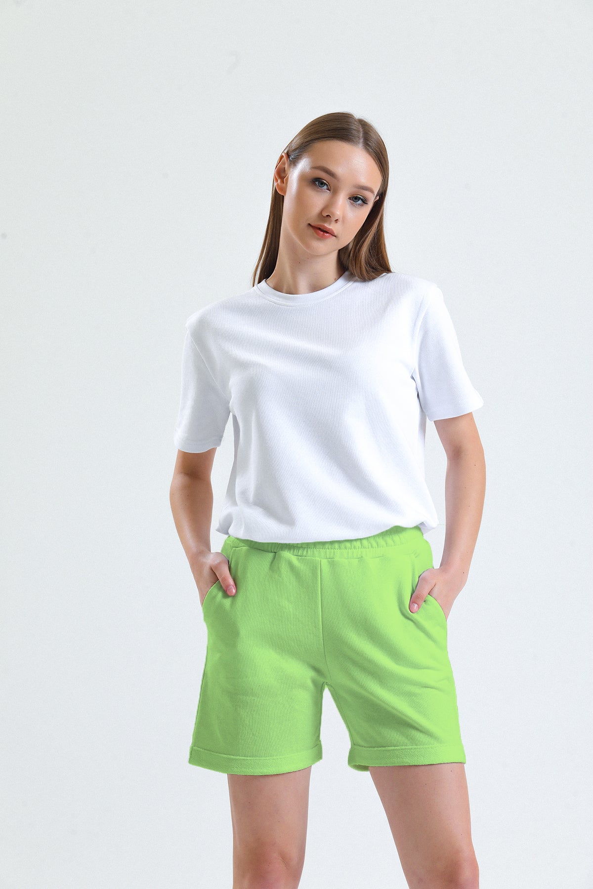 Yeşil Paça Detaylı Cepli Yüksek Bel Kısa Sweat Şort