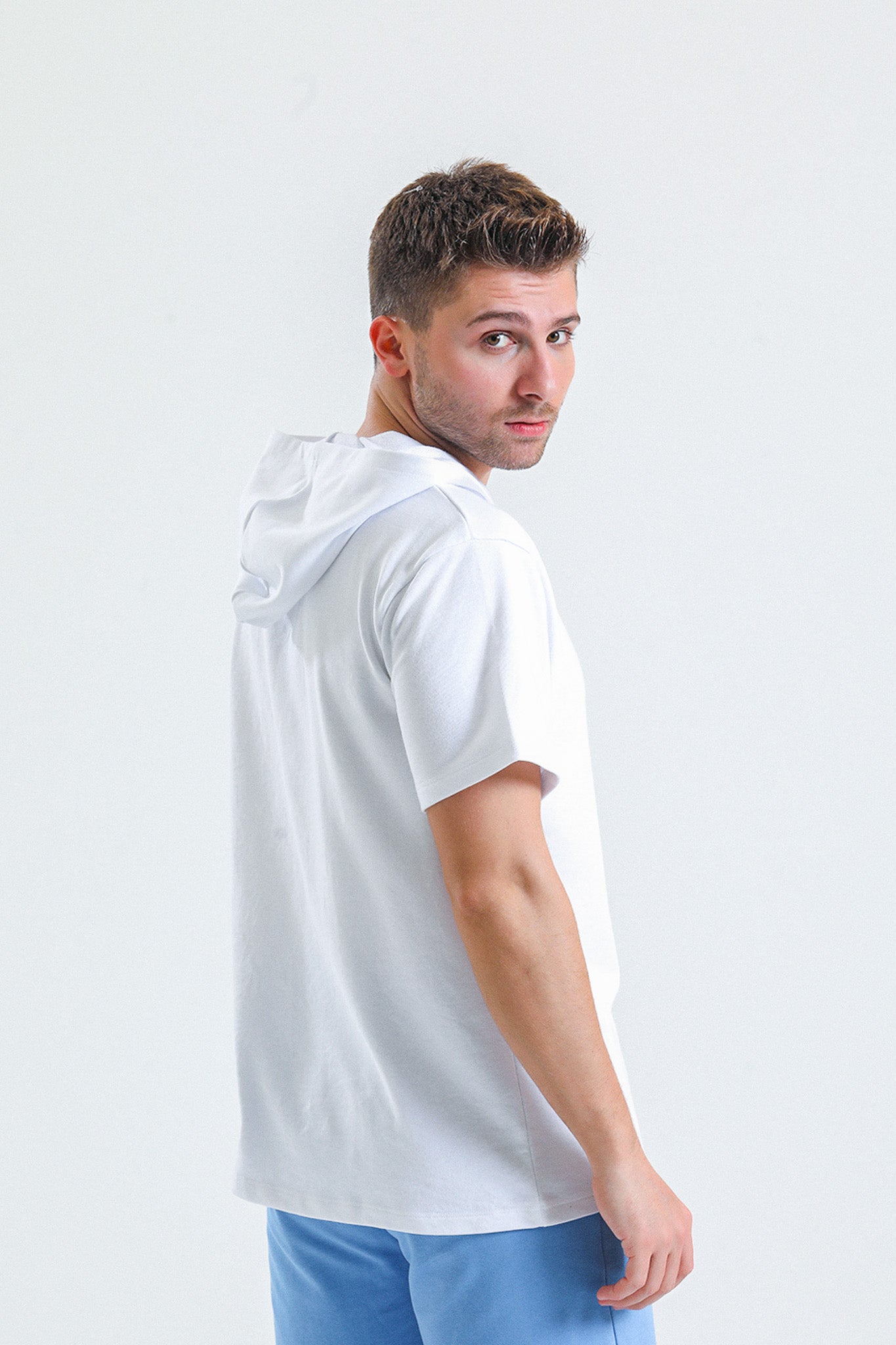 Beyaz Kısa Kollu Kapüşonlu Pamuklu Oversize Tişört