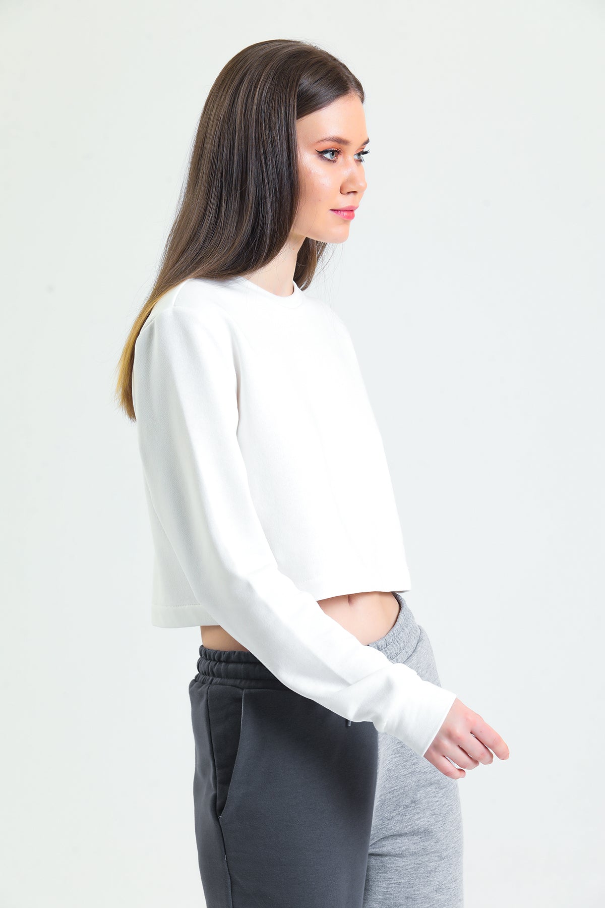 Beyaz Bisiklet Yaka Crop Sweatshirt