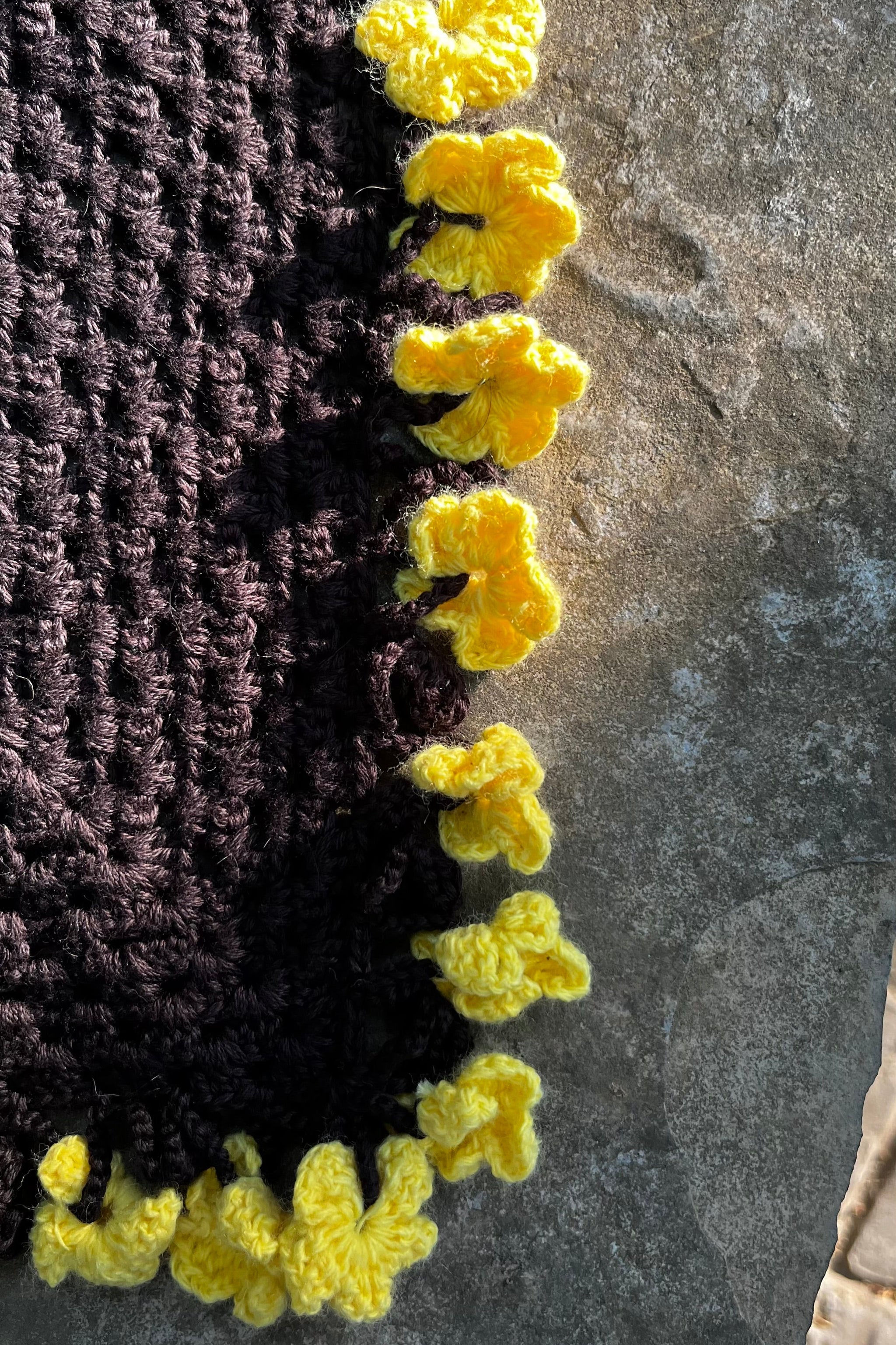 Kahverengi File Model Sarı Çiçek Detaylı Tığ İşi Bandana