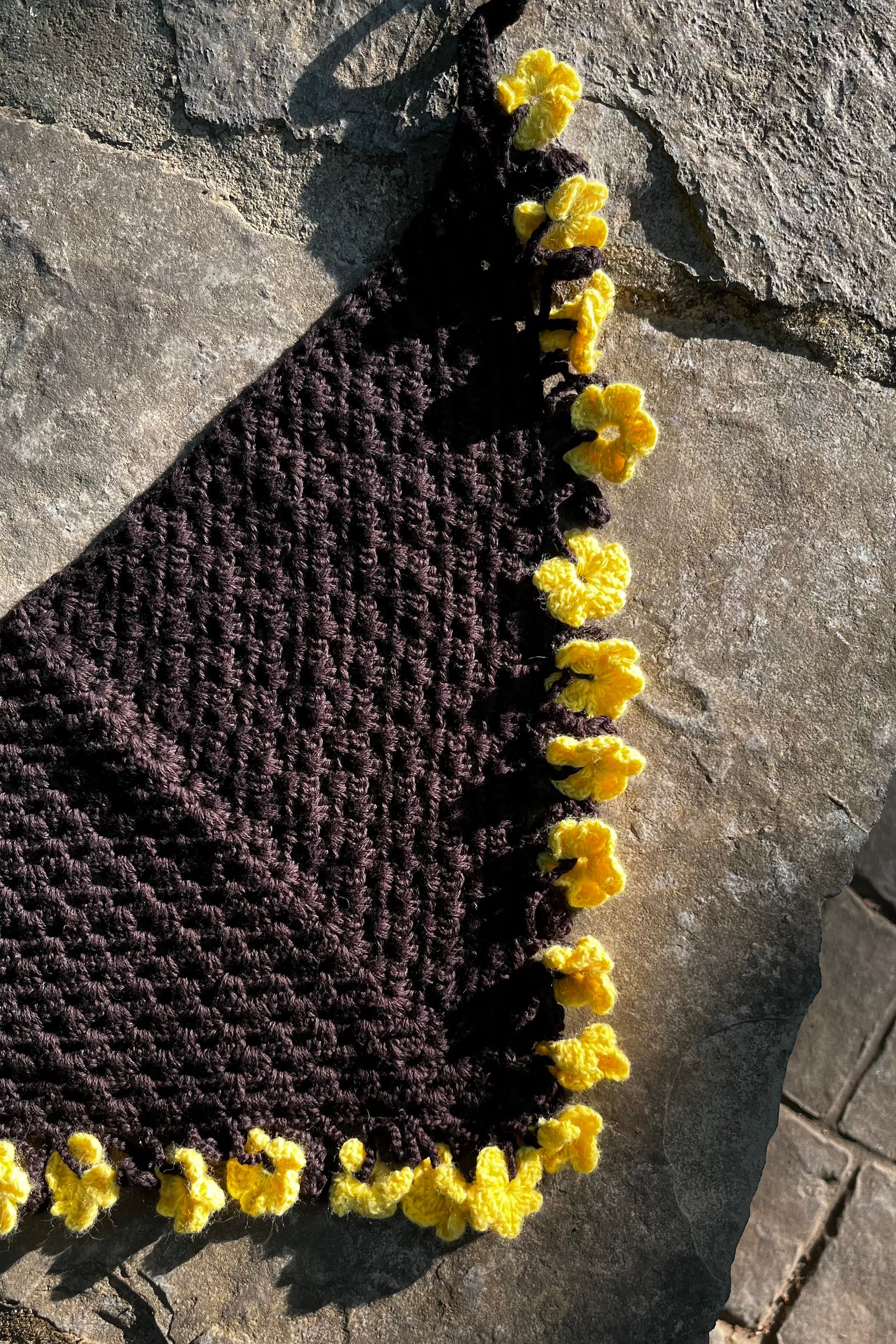 Kahverengi File Model Sarı Çiçek Detaylı Tığ İşi Bandana