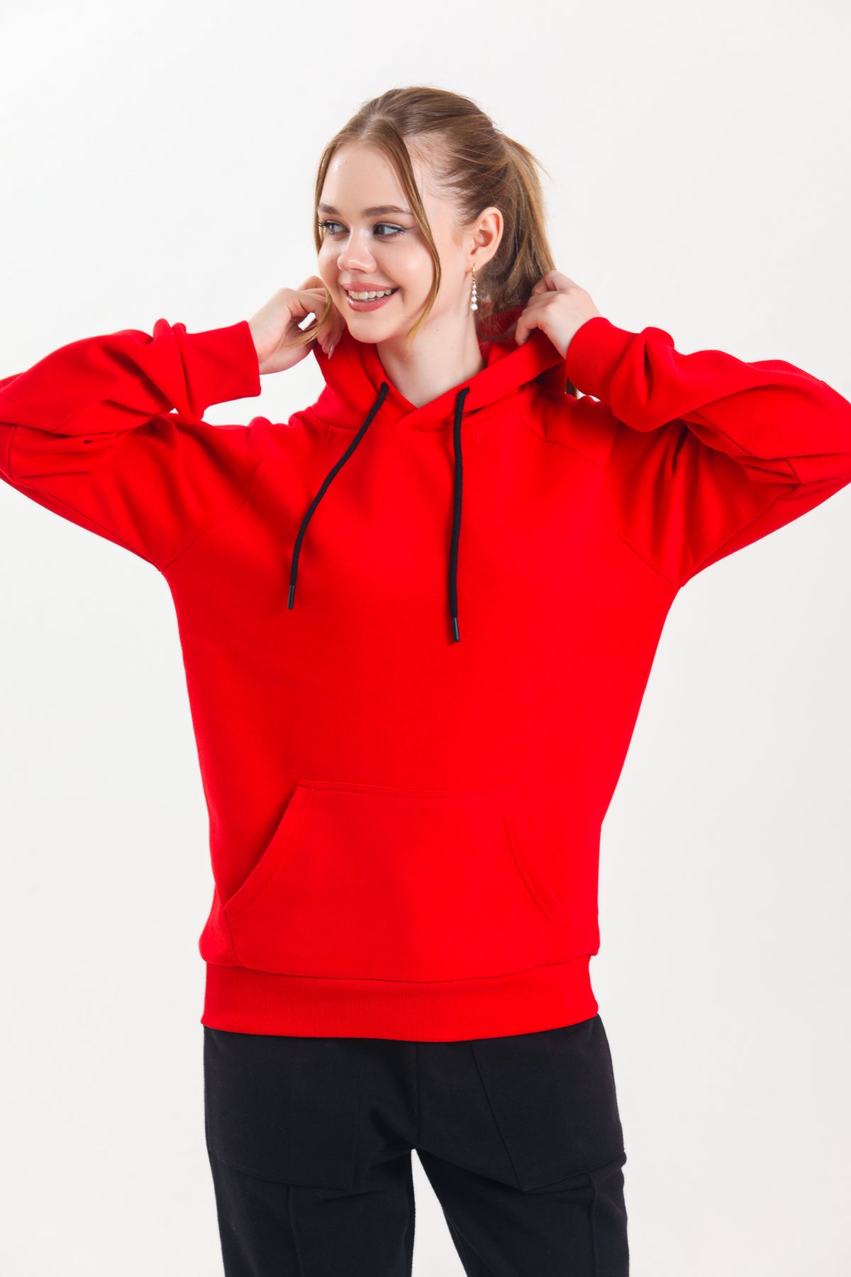 Kırmızı Kapüşonlu Kanguru Cepli Basic Kapüşonlu Sweatshirt