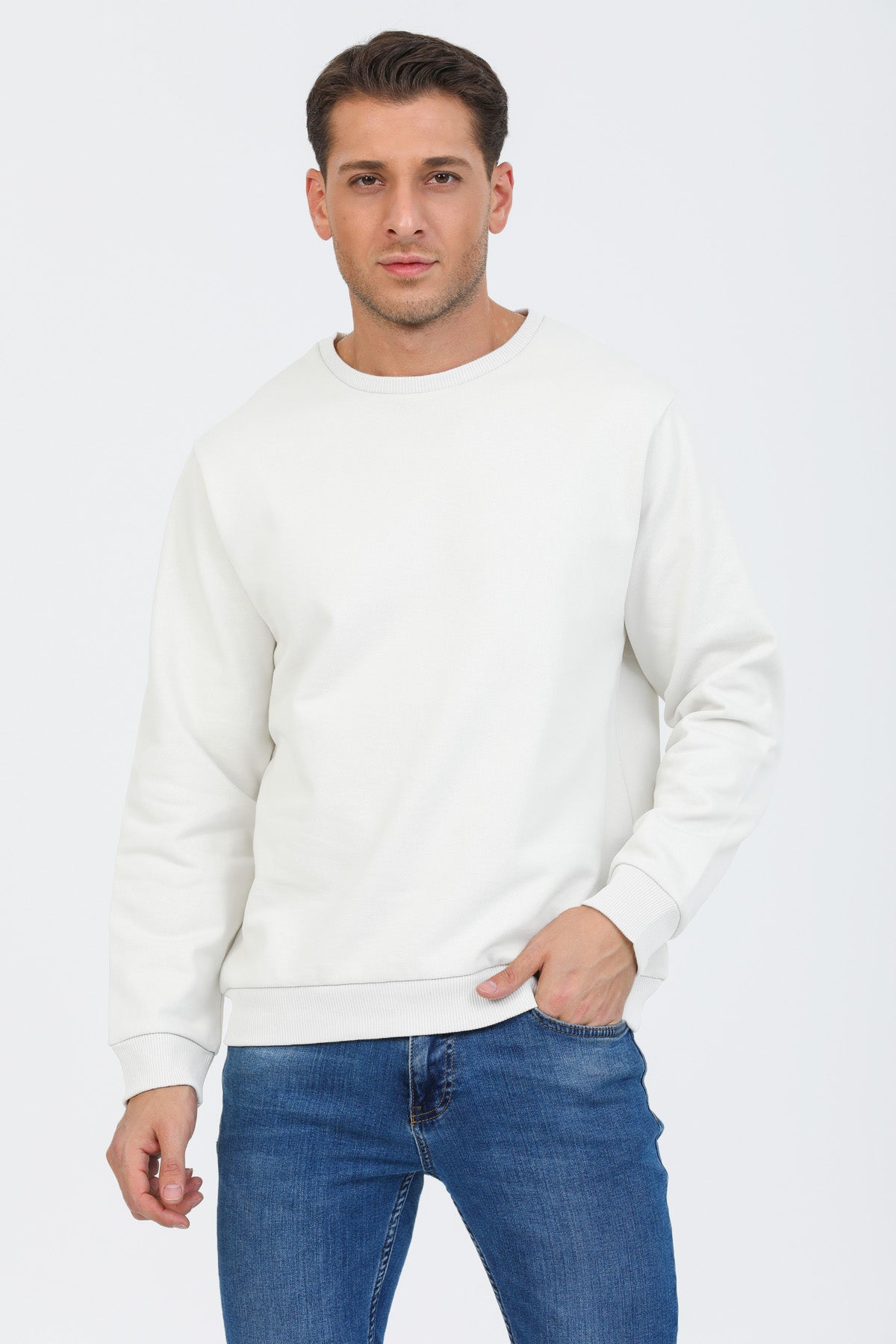 Kırık Beyaz Kapüşonsuz Bisiklet Yaka Basic Sweatshirt